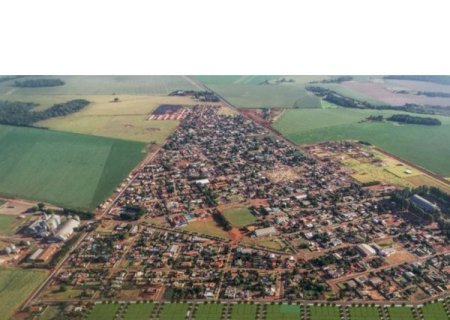 Deputado Zé Teixeira exige transparência para taxa de iluminação em Laguna Carapã