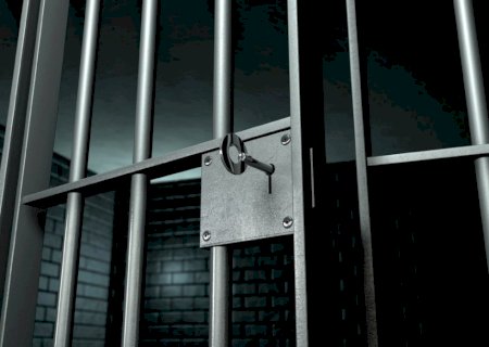 Homem é preso acusado de tentar estuprar a própria namorada