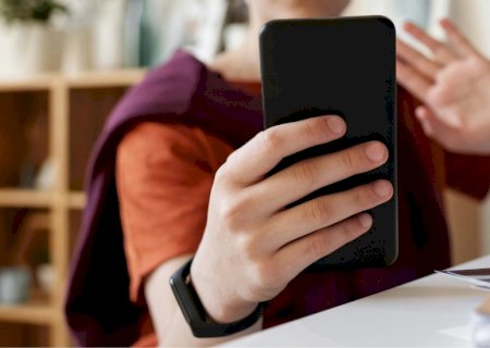 Além do tempo de tela: o que os mais jovens têm feito no celular?
