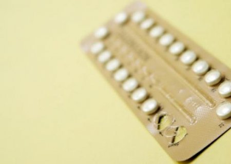 Estudo associa certos contraceptivos a maior risco de tumor cerebral; entenda a relação sem pânico